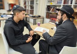 באר שבע: חברותות מפתיעות מאירות נשמות